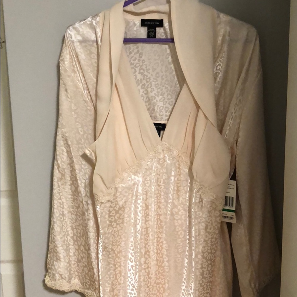 Brand new nighty with bathrobe